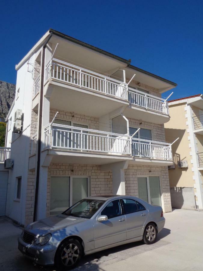 Apartments Radoš Lokva Rogoznica Exterior foto