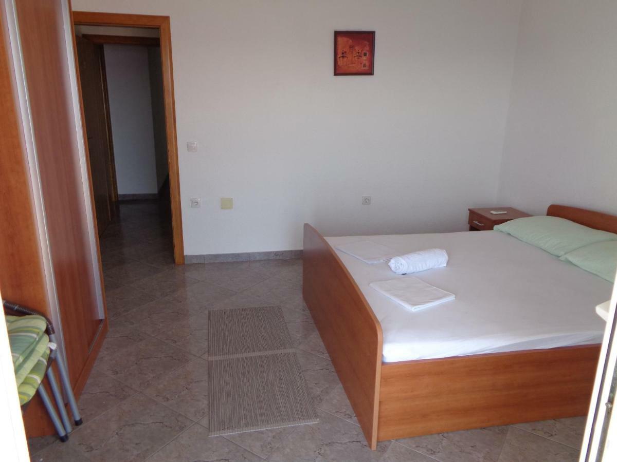 Apartments Radoš Lokva Rogoznica Exterior foto
